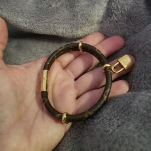 Louis Vuitton Keep it Twice Monogram Bracelet 🔒